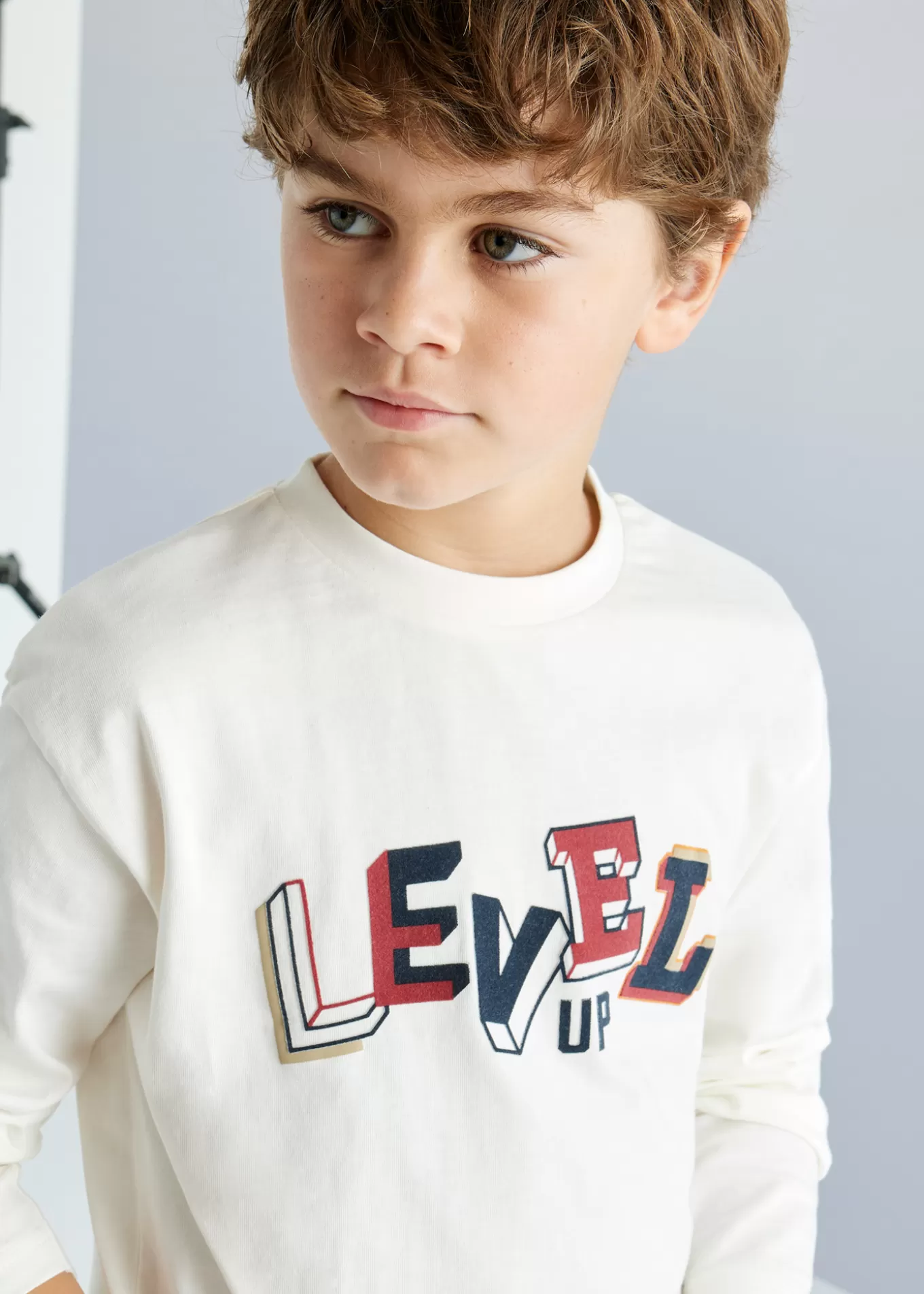 Camisetas^Mayoral Camiseta texto relieve chico Nata